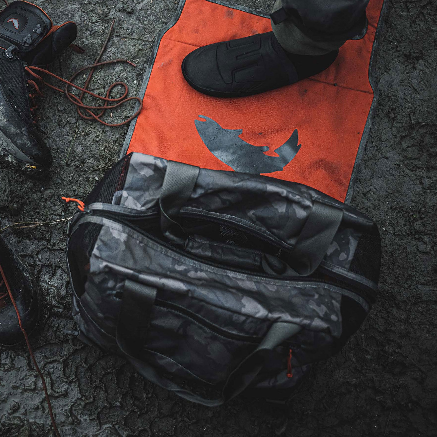 Сумка Simms Riverkit Wader Tote 2