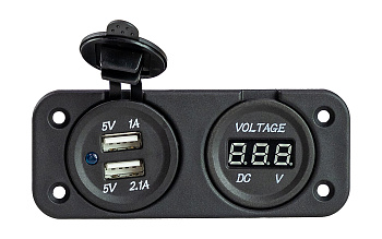 Картинка: панель с usb-разъемом и цифровым вольтметром aaa  