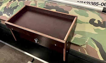 Картинка: стол для напитков с крепежами на ликтрос